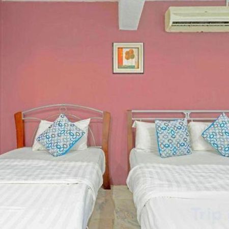Oyo 89874 Gs Golden Star Hotel Seri Kembangan Exterior foto