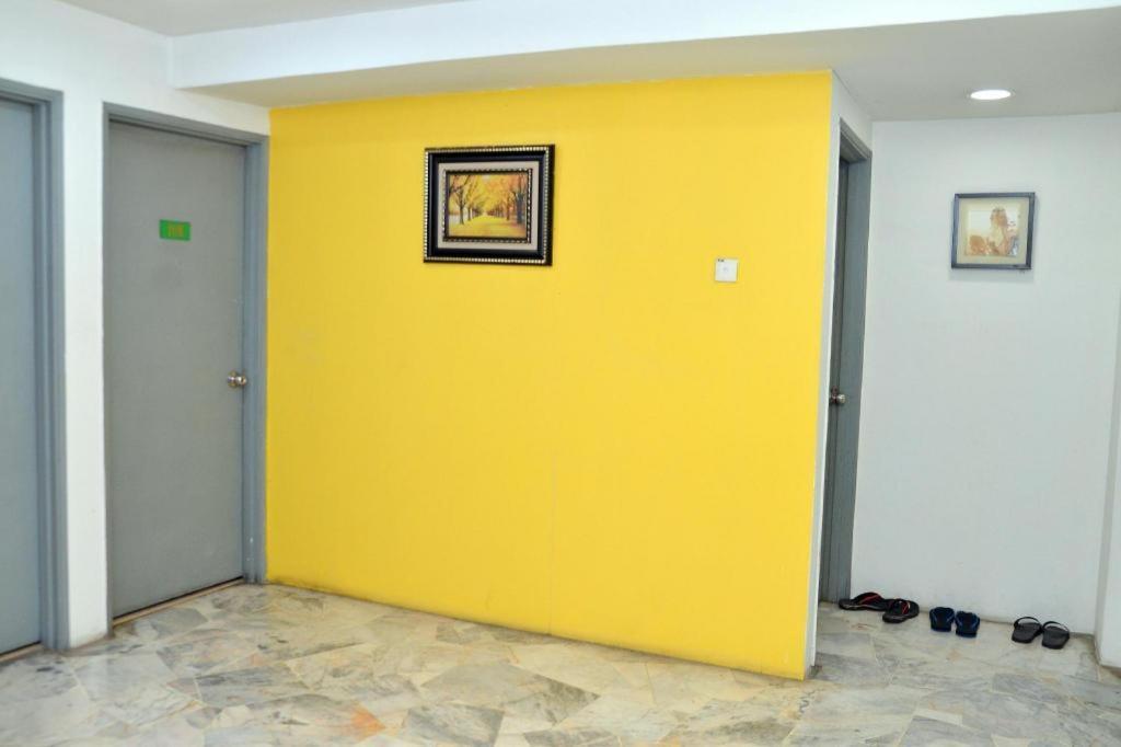 Oyo 89874 Gs Golden Star Hotel Seri Kembangan Exterior foto