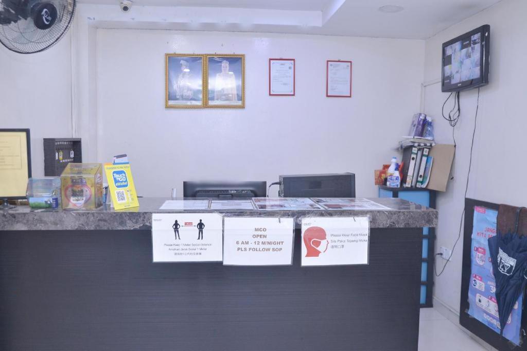 Oyo 89874 Gs Golden Star Hotel Seri Kembangan Exterior foto