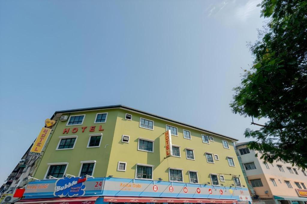 Oyo 89874 Gs Golden Star Hotel Seri Kembangan Exterior foto