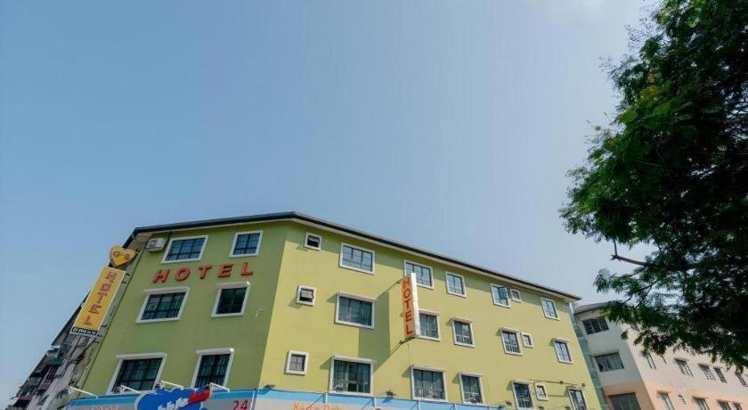 Oyo 89874 Gs Golden Star Hotel Seri Kembangan Exterior foto