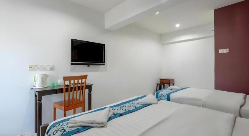 Oyo 89874 Gs Golden Star Hotel Seri Kembangan Exterior foto