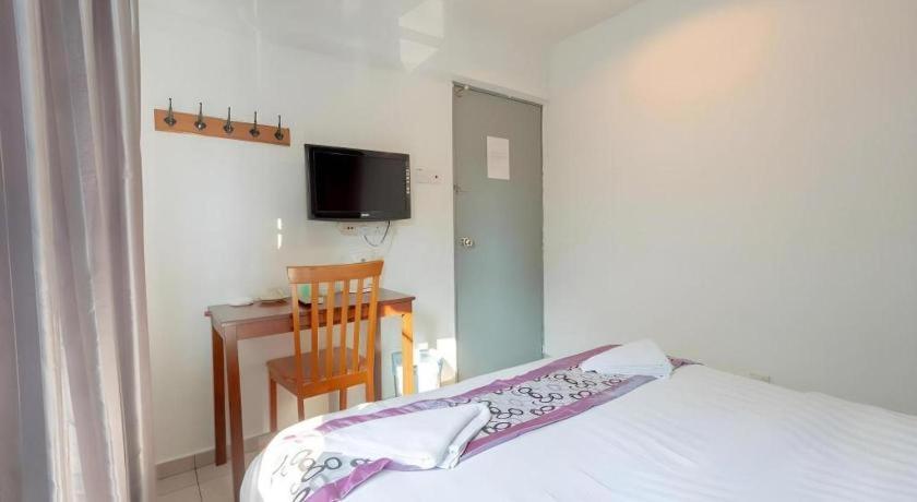 Oyo 89874 Gs Golden Star Hotel Seri Kembangan Exterior foto