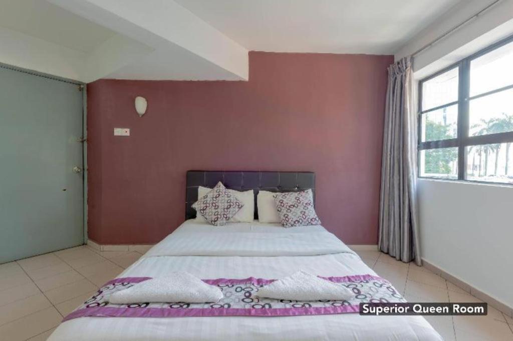 Oyo 89874 Gs Golden Star Hotel Seri Kembangan Exterior foto