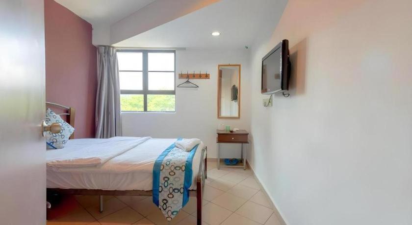 Oyo 89874 Gs Golden Star Hotel Seri Kembangan Exterior foto